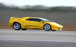lamborghini-diablo-side