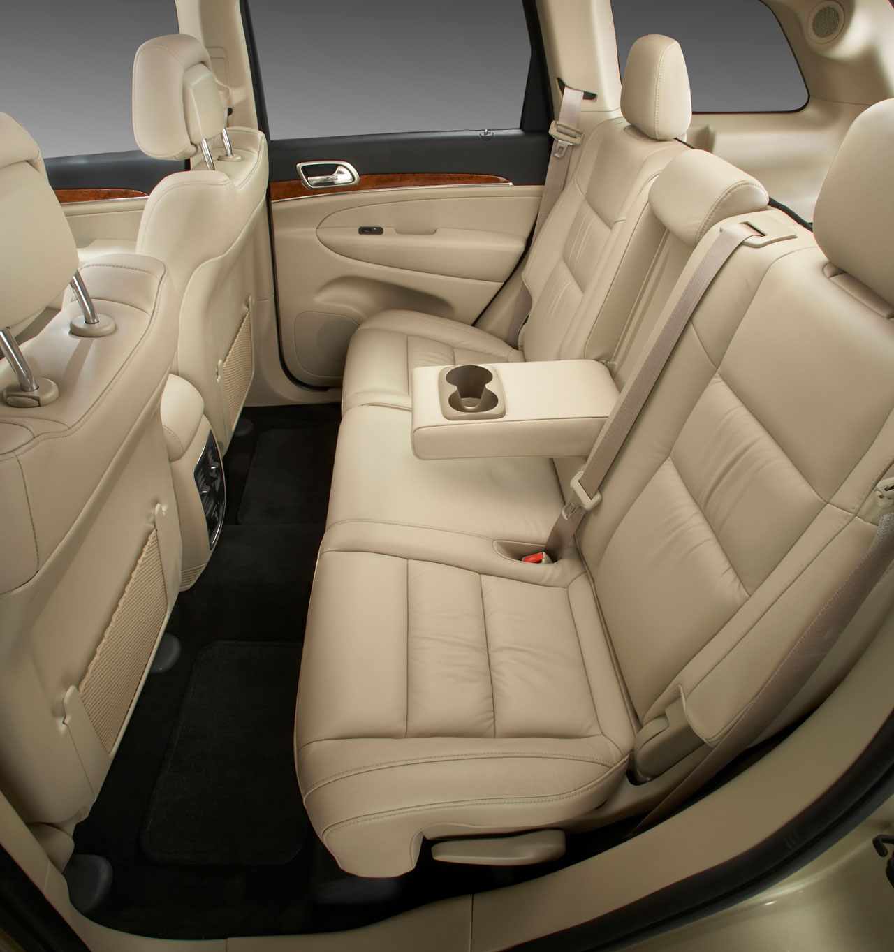 Jeep grand cherokee back seat dimensions #2
