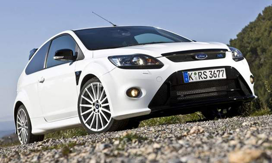 fordfocusrswhite560 The Ford Focus RS is a serious contender when put 