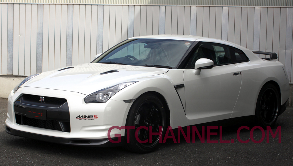 One of the latest creations is the Mine's Nissan GT-R Spec V.