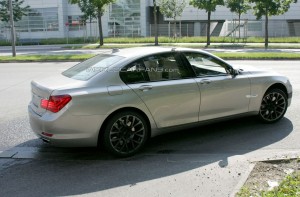 bmw-m7-protype-spy-shot-driving-side