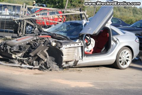 Mercedes Mclaren on Wrecked Mercedes Benz Mcalren Slr