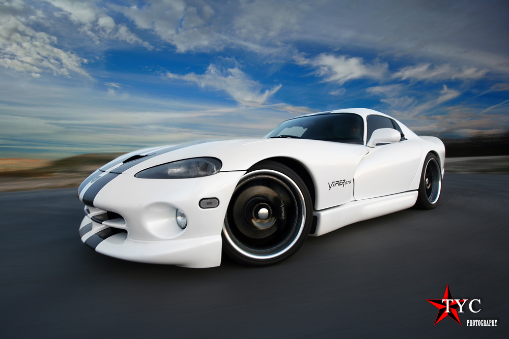  Photography released these shots of a stunning white Dodge Viper GTS