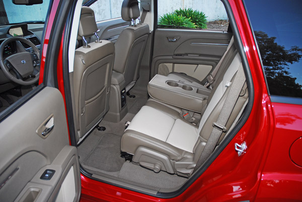 Dodge Journey Seating. second-row seat cushion