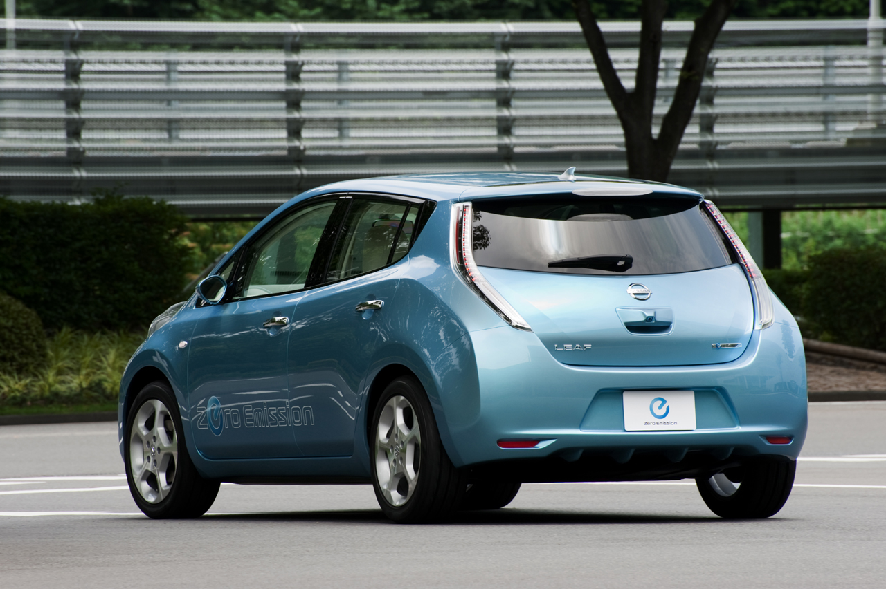 Nissan leaf electric vehicle credit #1
