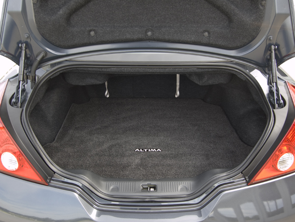 Nissan altima coupe trunk space