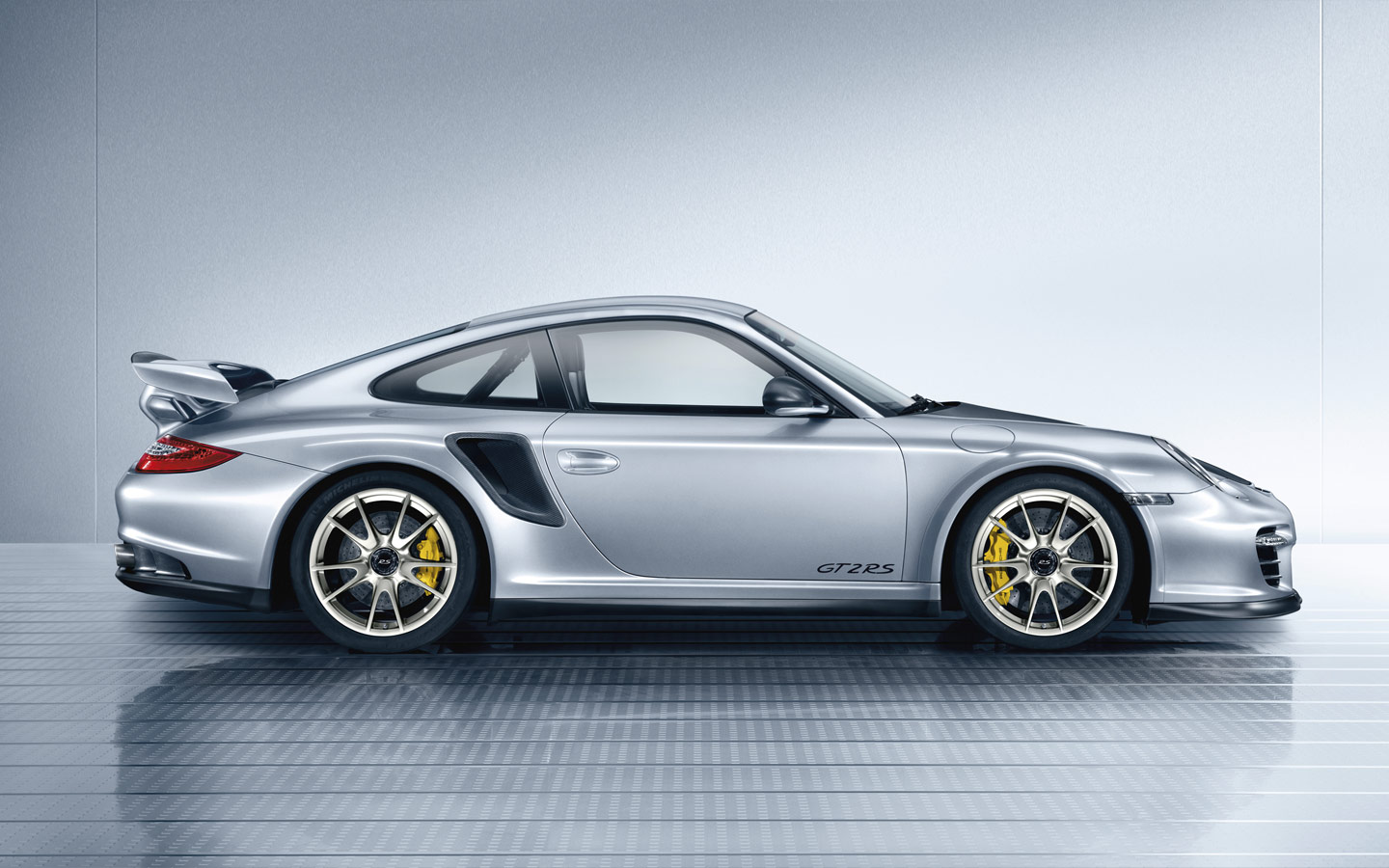 Porsche-911-GT2-RS-19.jpg