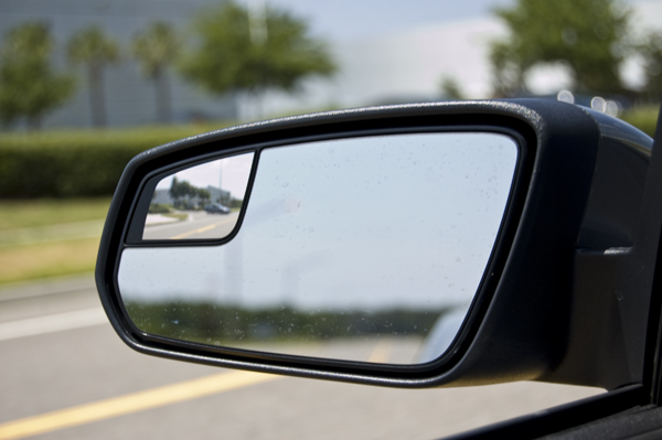 2011-ford-mustang-gt-rear-view-mirror-blind-spot.jpg
