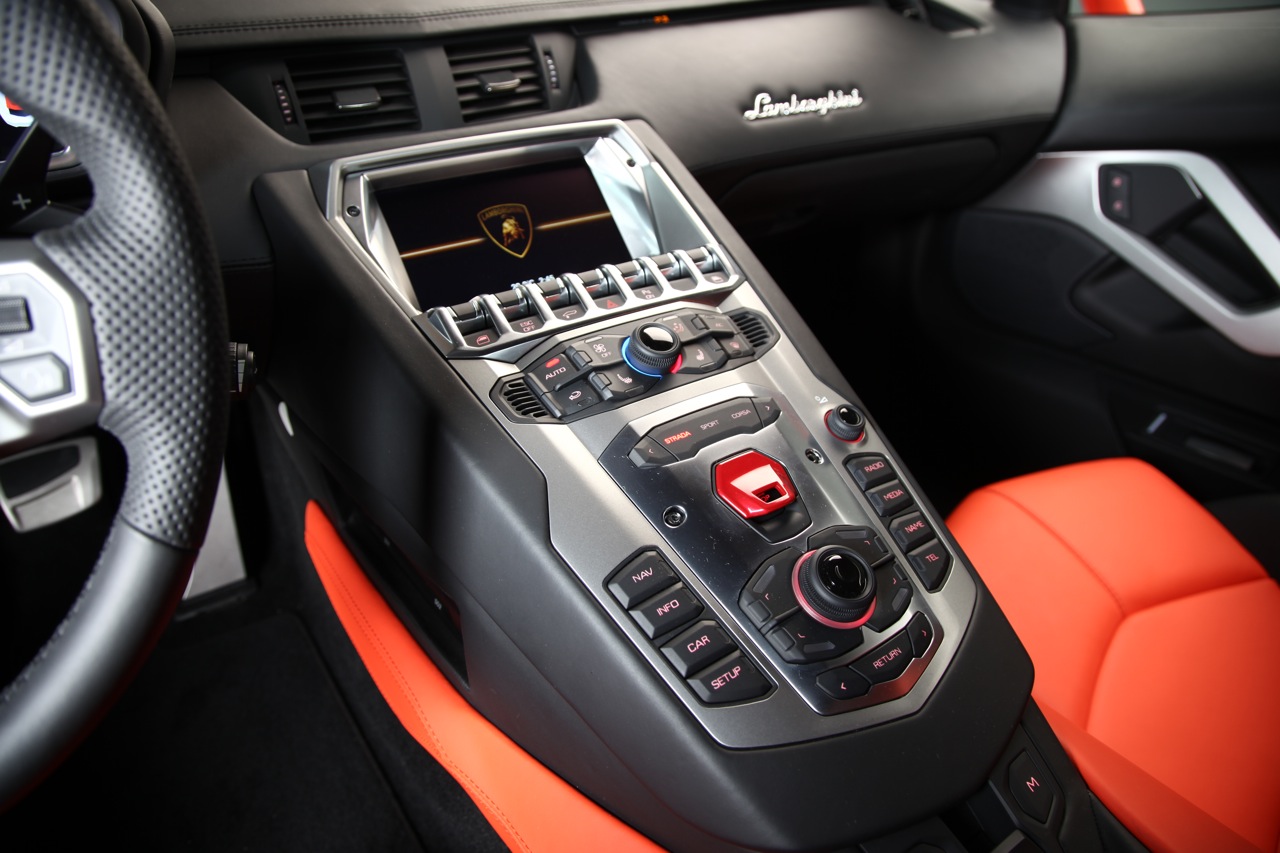 Inside and Out of the new Raging Bull: 2012 Lamborghini ...