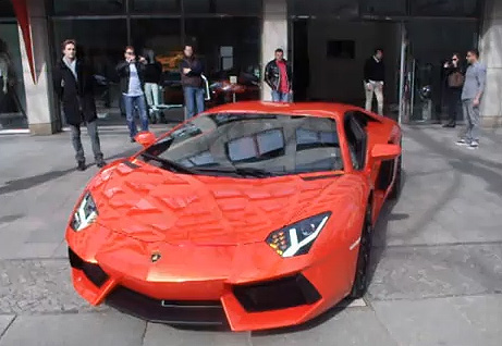 Video Lamborghini Aventador LP7004 On Public Street