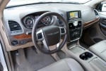2011-chrysler-town-and-country-dash