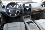 2011-chrysler-town-and-country-dash-2