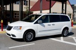 2011-chrysler-town-and-country-side-2