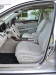 2011-toyota-avalon-limited-front-seats