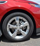 2011-chevy-volt-wheel-tire