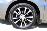 2012-chrysler-200-s-convertible-wheel-tire