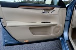 2013-lexus-es300h-hybrid-door-trim