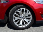 2013-ford-taurus-2-liter-limited-ecoboost-wheel-tire