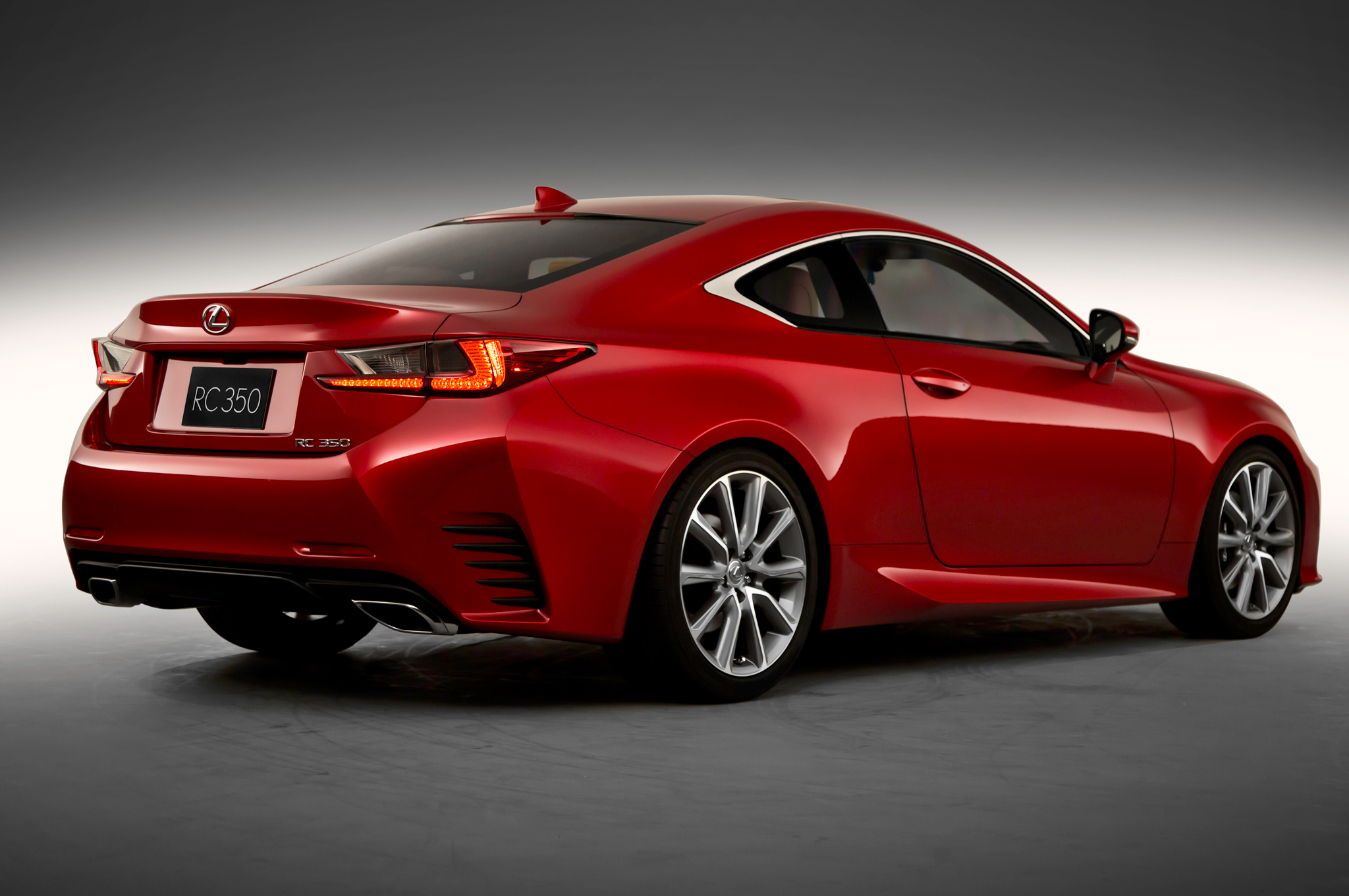2015 Lexus RC Stuns Some With True Sports-Coupe Appeal