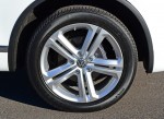 2014-volkswagen-touareg-wheel-tire
