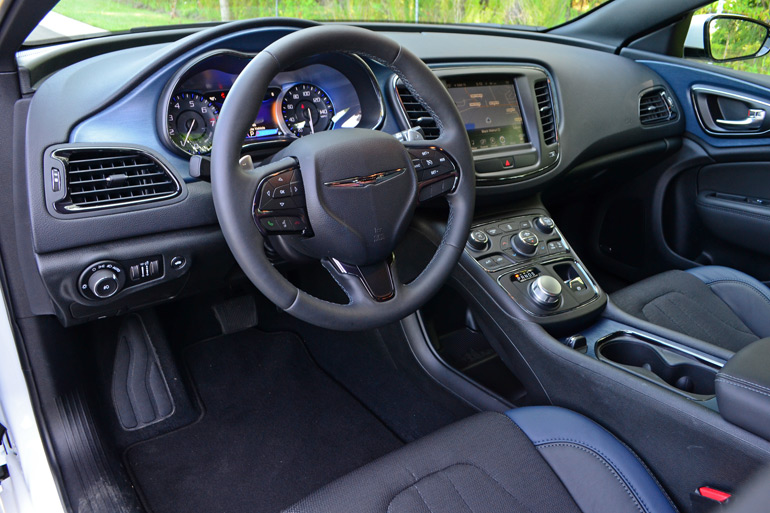 2015 Chrysler 200S AWD V6 Review & Test Drive