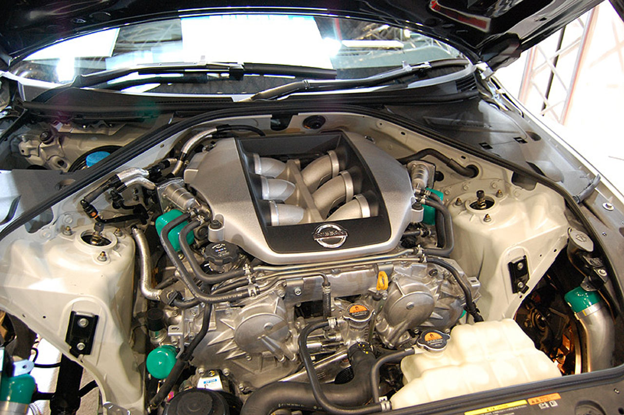 Tokyo Auto Salon 2009: Blitz Nissan GT-R Goes RWD and Manual