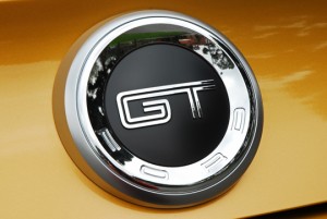 2010fordmustanggtbadge01small