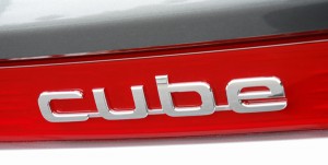 2009nissancubebadge01small