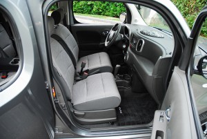 2009nissancubefrontseats01small