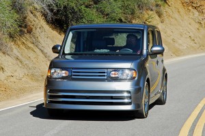 2009nissanheadonactionhouse01small