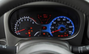 2009nissanicubenstrumentcluster01small