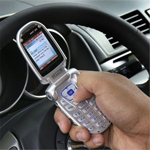 texting-while-driving-300