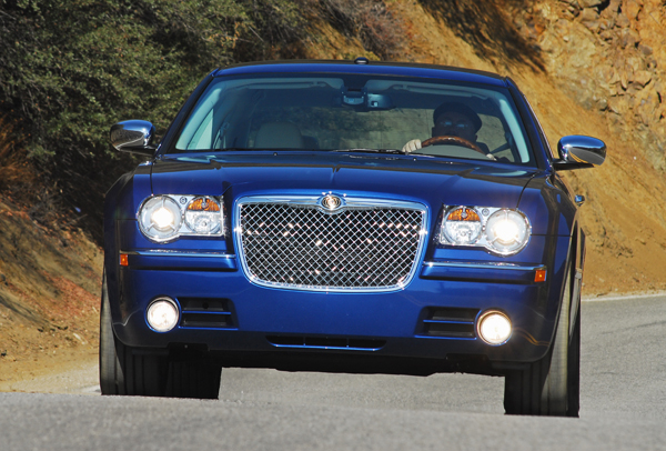 2009 Chrysler 300C Specs, Price, MPG & Reviews