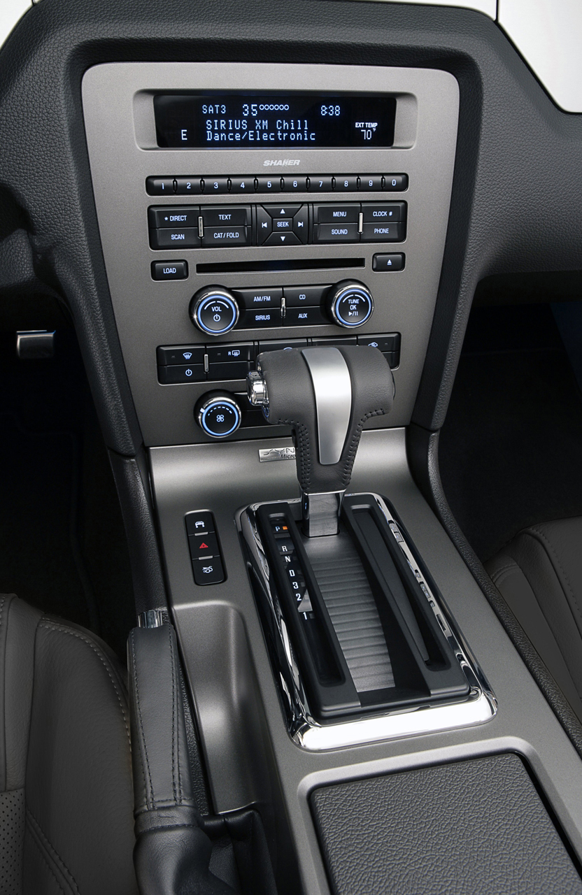 2011 Ford Mustang Gt 50 Interior Center