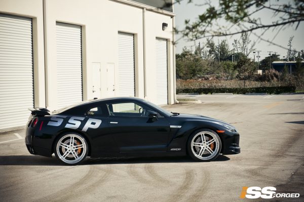 ISS Forged Nissan GT-R Rolling on 22inch Complex 5 GT Wheels ...