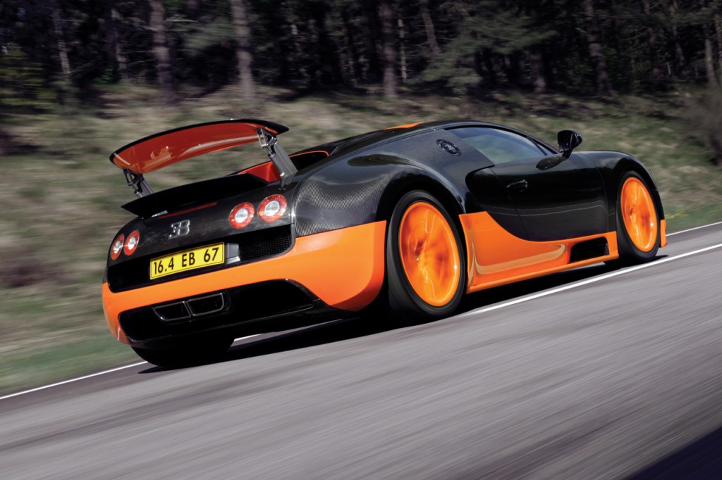 Bugatti Veyron 16.4 Super Sport Debuts & Sets Production Car Land Speed