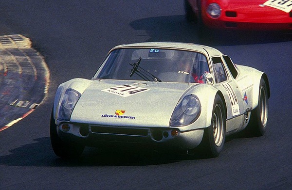 Walter Röhrl Shows How To Loop A Porsche 904