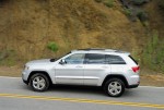 2011JeepGrandCherokeePanLeftsm001