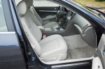 2011InfinitiG25SedanFrontSeatssm001