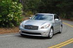 2012InfinitiM35hHybridHeadonActionRtTurnsm001