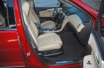 2012ChevyTraverseLTZFrontSeatssm001