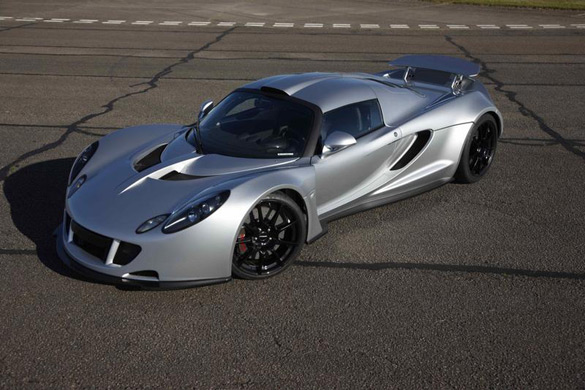 Hennessey Venom GT Reaches 230 MPH in 20 Seconds: Video