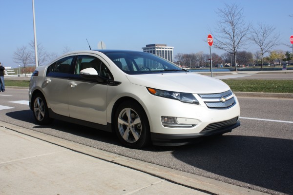 EPA Rates Nissan Leaf & Chevy Volt With MPG Equivalent Estimates