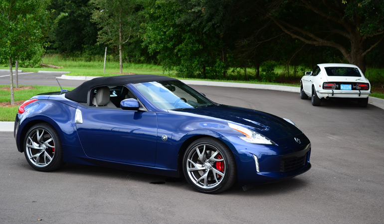 2013-nissan-370z-touring-roadster-top-up