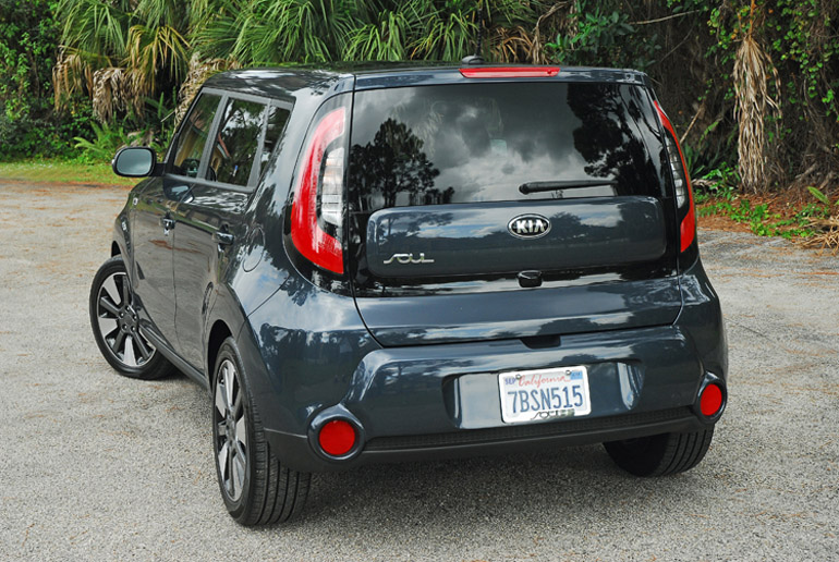 Накладки на пороги и задний бампер. - KIA Soul (2G), 1,6 л, 2015 года аксессуары