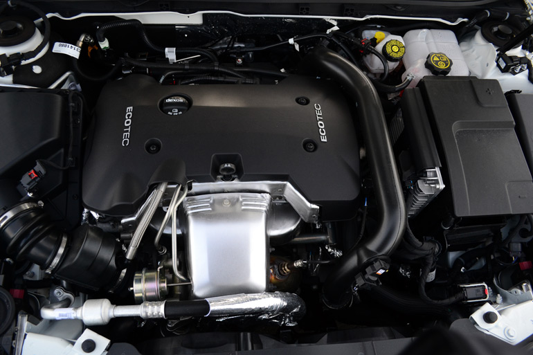 2014-buick-regal-gs-engine