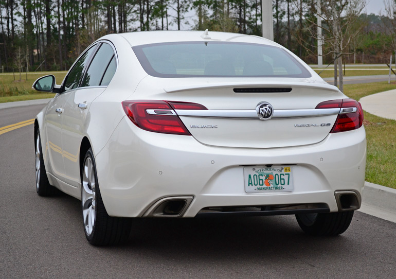 2014-buick-regal-gs-rear