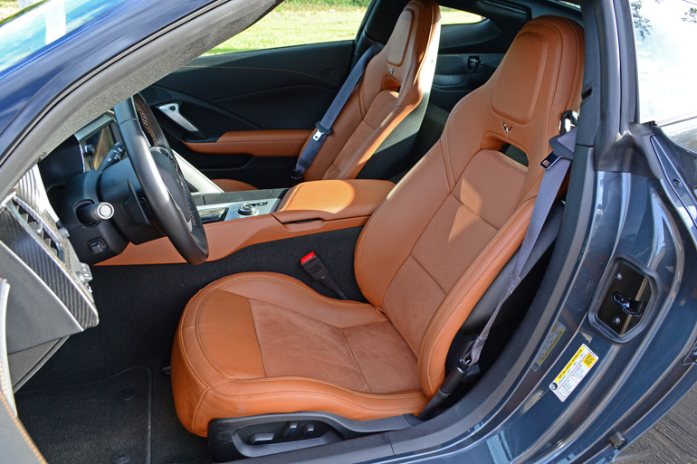2014-chevrolet-corvette-stingray-seats