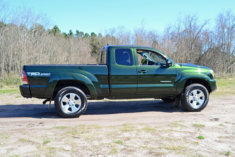 2014-toyota-tacoma-access-cab-prerunner-trd-side-1