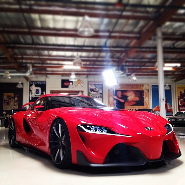 jay-leno-toyota-ft-1-concept-in-garage